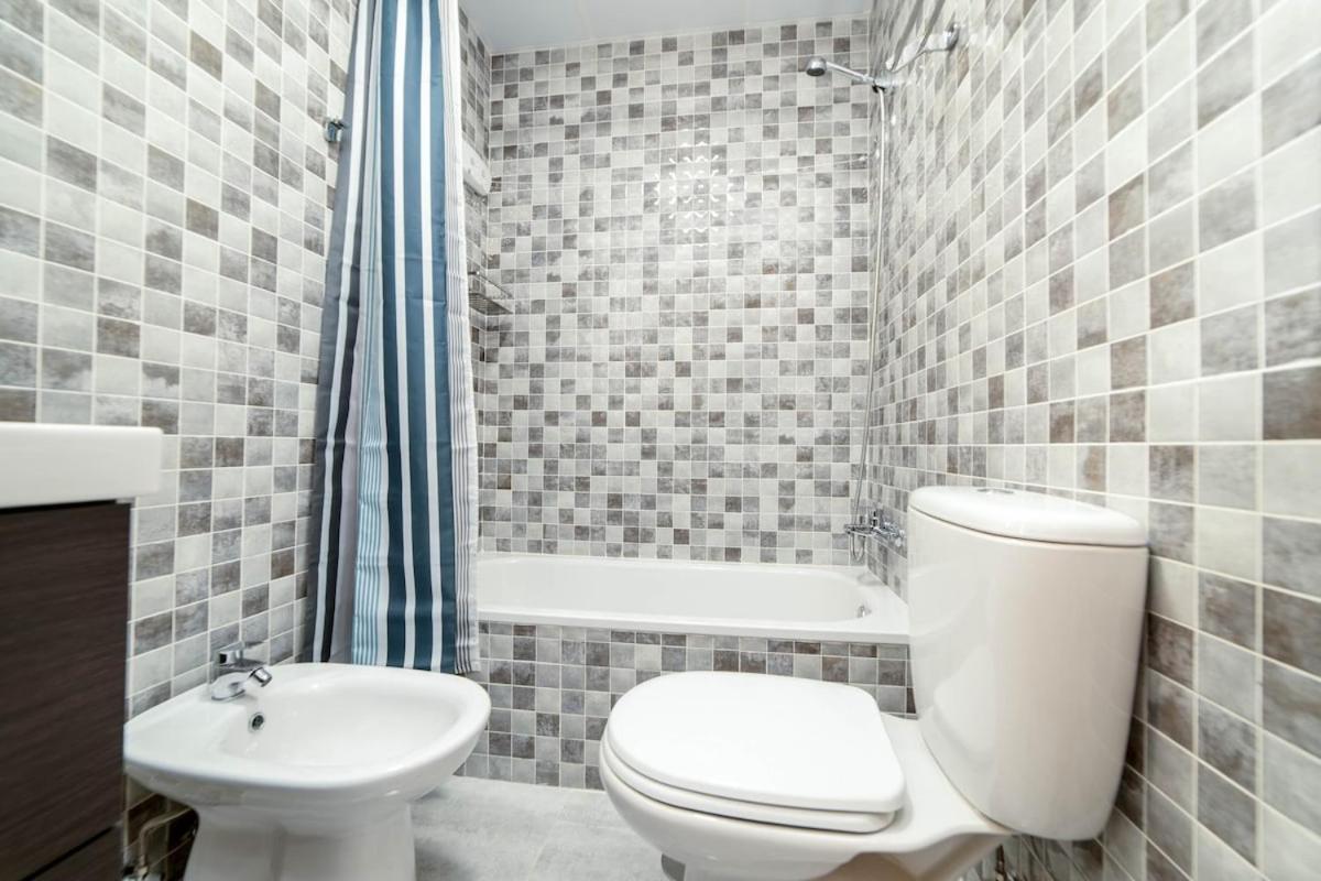 -Malagasunapts- Stylish City Centre Pool&Parking Ngoại thất bức ảnh